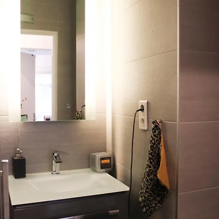 Spacious With Terrace Near The Marais * Parigi